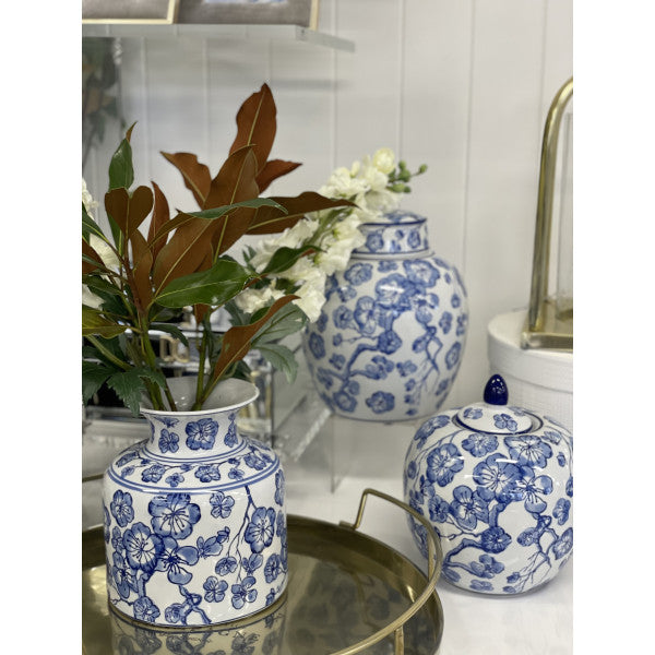 212p vase blue and white 2