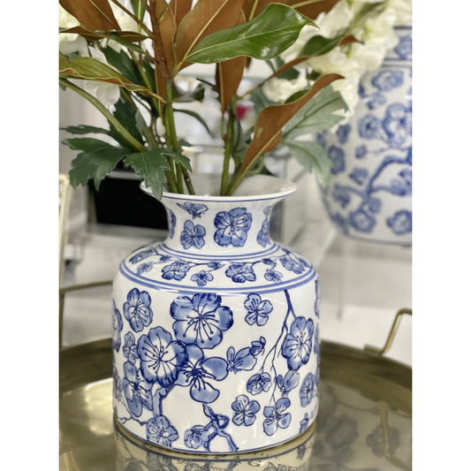 212p vase blue and white 3