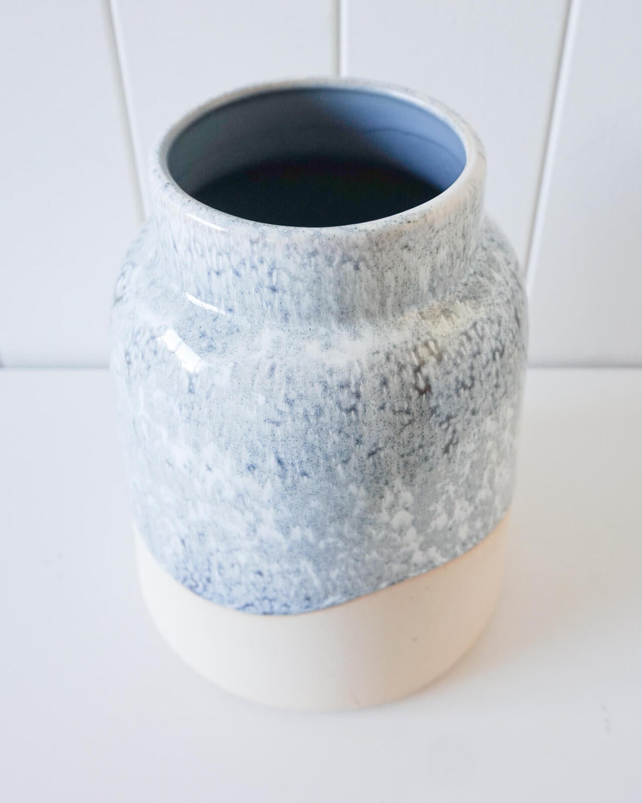 vase sand ocean 2